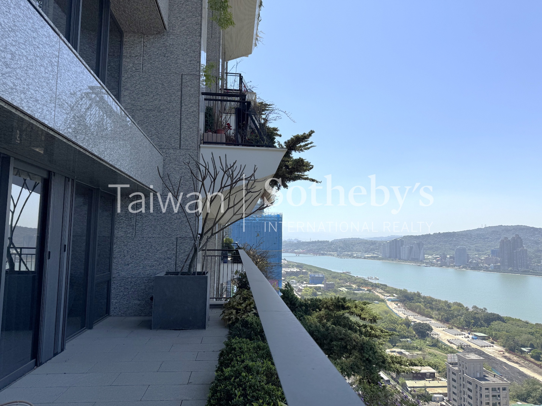 頤海大院24樓山河海景絕美戶景觀照